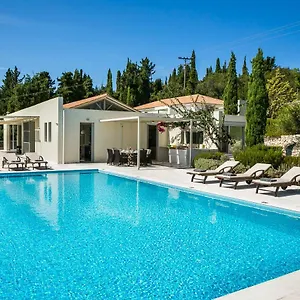 https://aloni-villa-fiskardo-kefalonia.kefaloniahotels.net